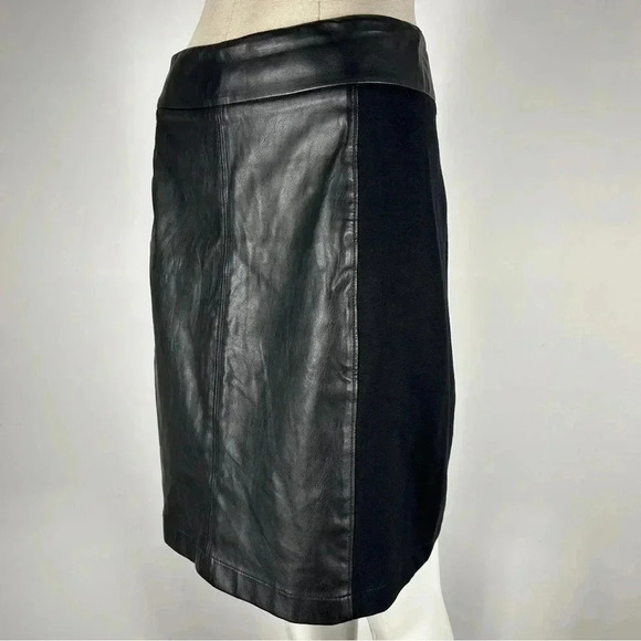 Cabi Miranda Black vegan  leather Skirt Size:2 #3754 - Picture 3 of 9